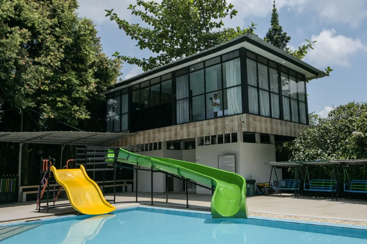 rekomendasi Villa di Bogor dengan private pool
